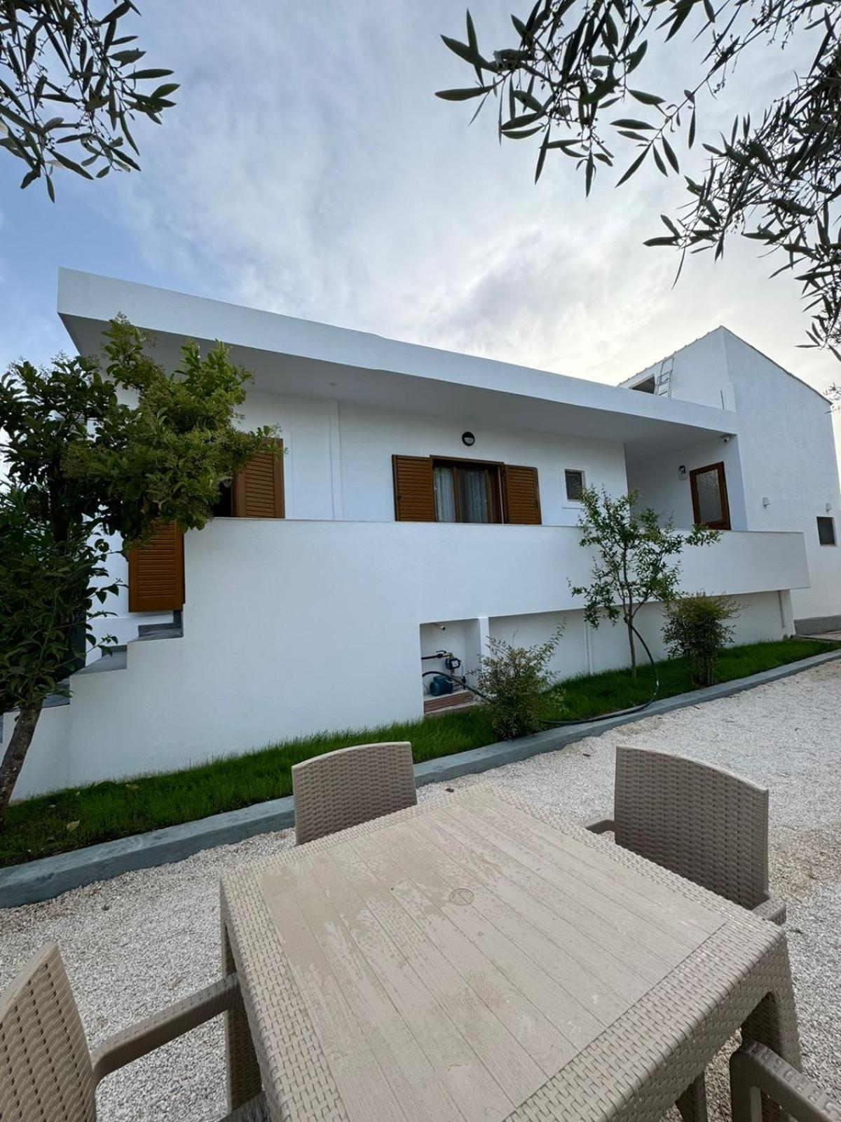 Vila Golden Sand Ksamil Bagian luar foto