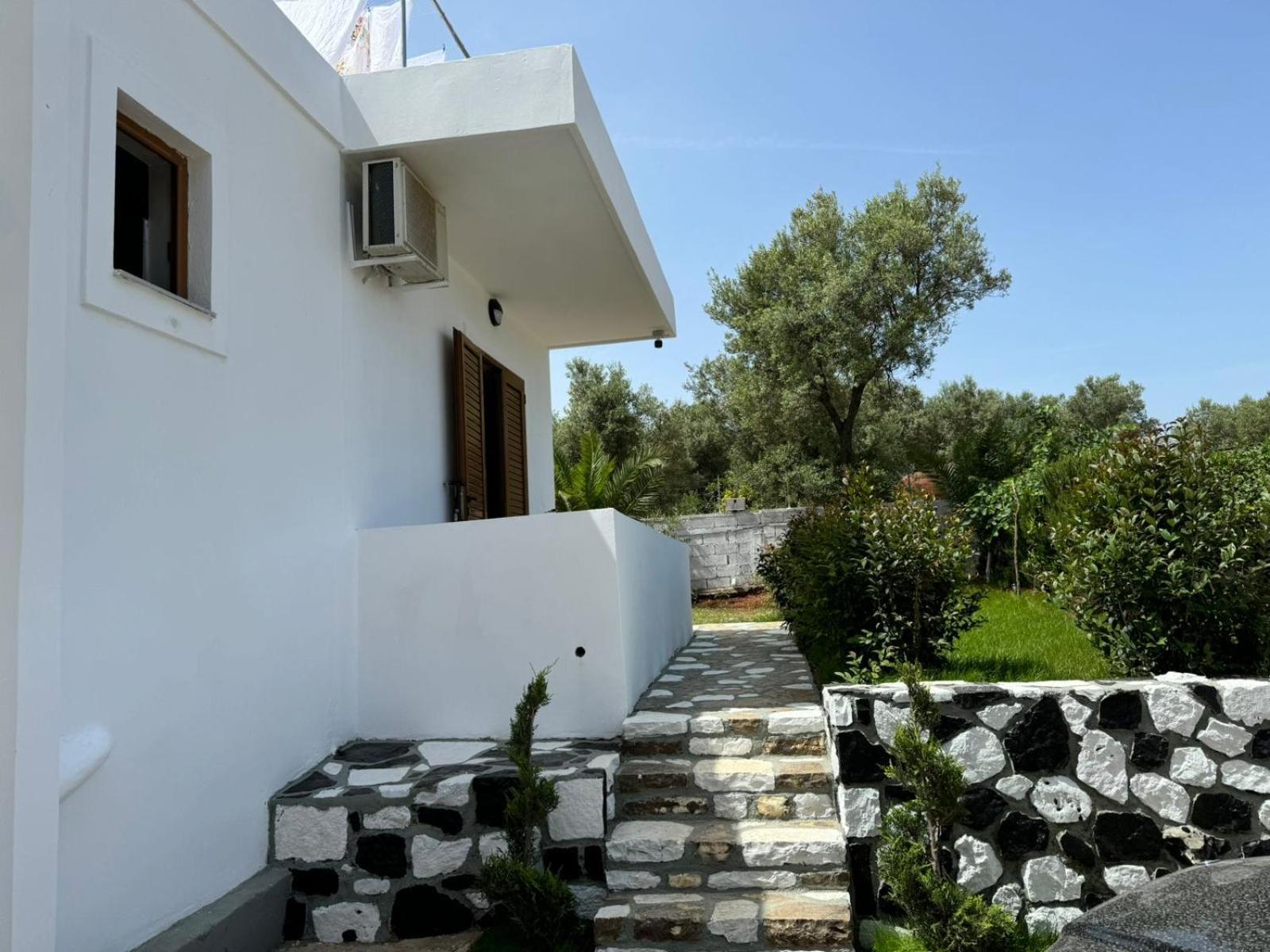 Vila Golden Sand Ksamil Bagian luar foto