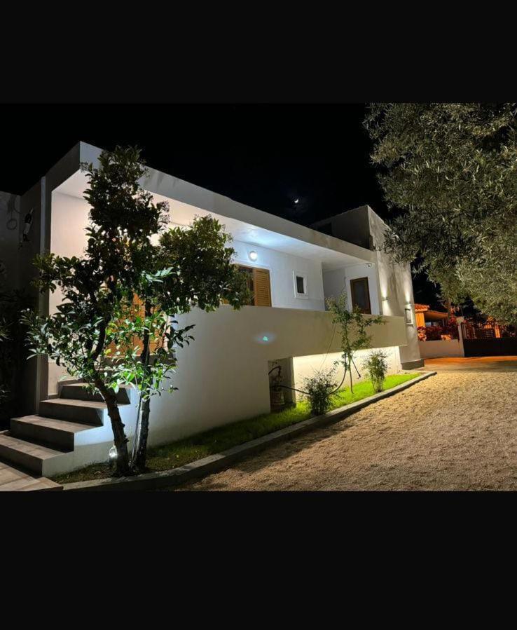 Vila Golden Sand Ksamil Bagian luar foto